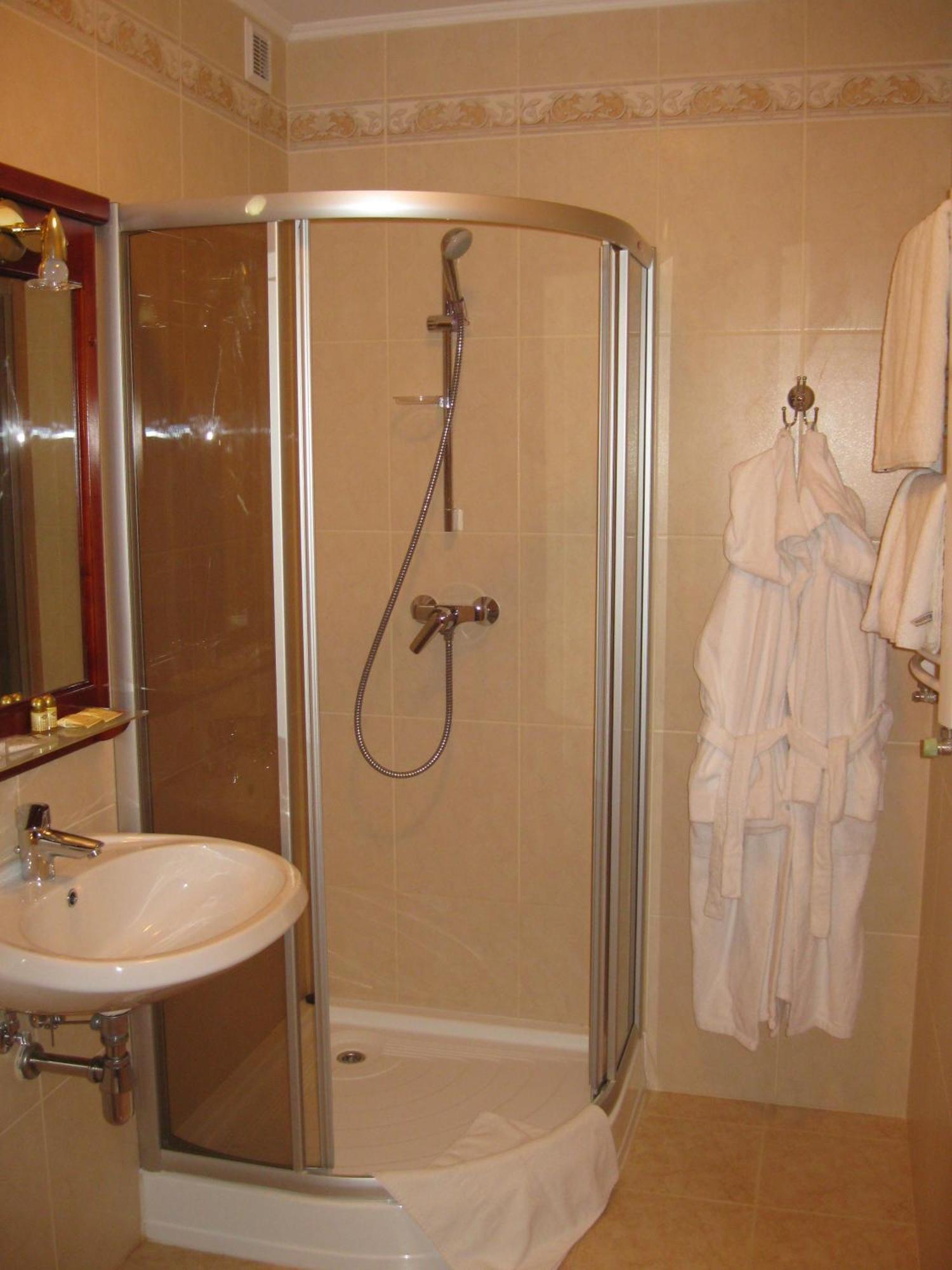 Shelter Hotel & Restaurant Kolodezhno Dış mekan fotoğraf