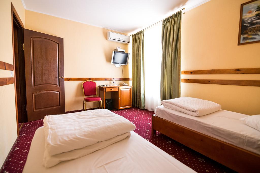 Shelter Hotel & Restaurant Kolodezhno Dış mekan fotoğraf