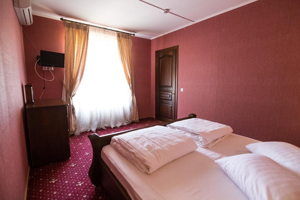 Shelter Hotel & Restaurant Kolodezhno Dış mekan fotoğraf