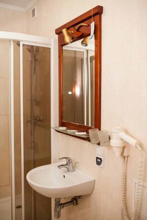 Shelter Hotel & Restaurant Kolodezhno Dış mekan fotoğraf